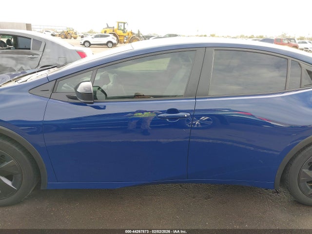 JTDACAAU5S3056083 Toyota Prius Le