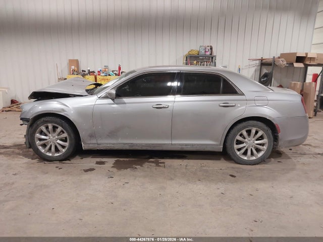 44267876 :رقم المزاد ، 2C3CCARGXGH216961 vin ، 2016 Chrysler 300 Limited مزاد بيع