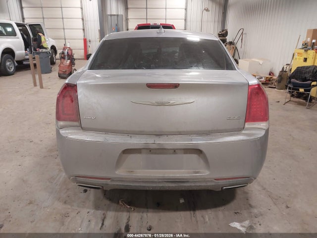 44267876 :رقم المزاد ، 2C3CCARGXGH216961 vin ، 2016 Chrysler 300 Limited مزاد بيع