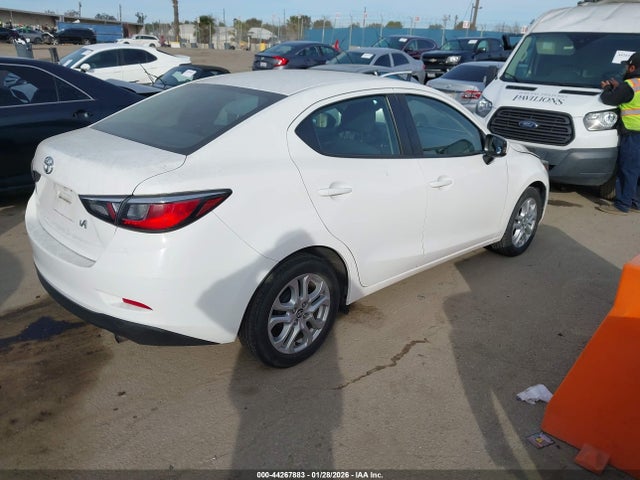 3MYDLBYV6HY182729 Toyota YARIS IA