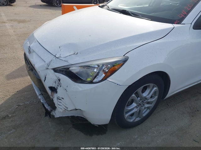3MYDLBYV6HY182729 Toyota YARIS IA