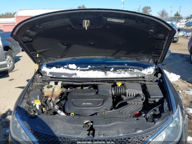 Aukcja sprzedaży 2017 Chrysler Pacifica Touring-l Plus, vin: 2C4RC1EG9HR560174, numer aukcji: 44267966