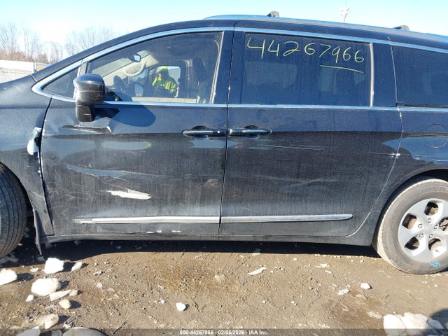 Aukcja sprzedaży 2017 Chrysler Pacifica Touring-l Plus, vin: 2C4RC1EG9HR560174, numer aukcji: 44267966