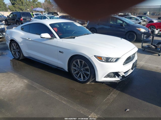 2015 1FA6P8CF9F5403495 main image