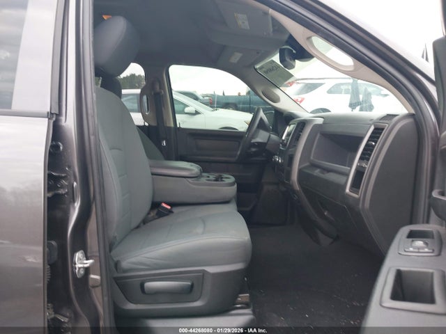 2018 Ram 1500 Tradesman  4x2 6'4 Box მანქანა იყიდება აუქციონზე, vin: 1C6RR6FG1JS210964, აუქციონის ნომერი: 44268080