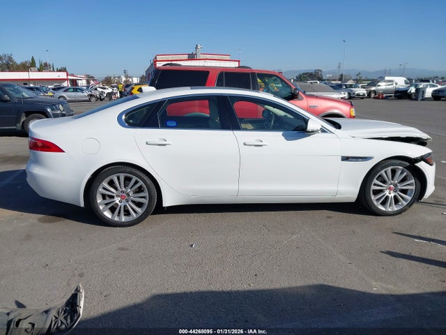 SAJBE4FX4JCY57123 Jaguar Xf 25t Prestige