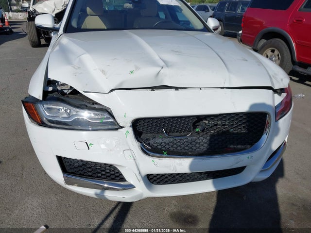 2018 JAGUAR XF SAJBE4FX4JCY57123 Photo 5