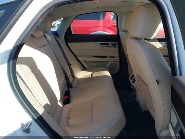 2018 JAGUAR XF SAJBE4FX4JCY57123 Photo 7