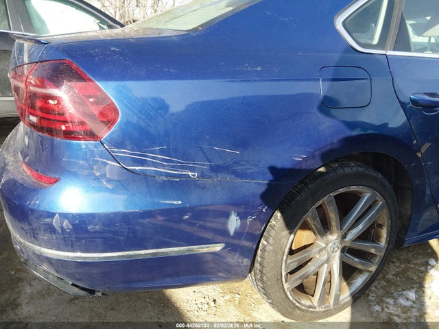 Продажа на аукционе авто 2017 Volkswagen Passat 1.8t R-line, vin: 1VWDT7A3XHC011749, номер лота: 44268103
