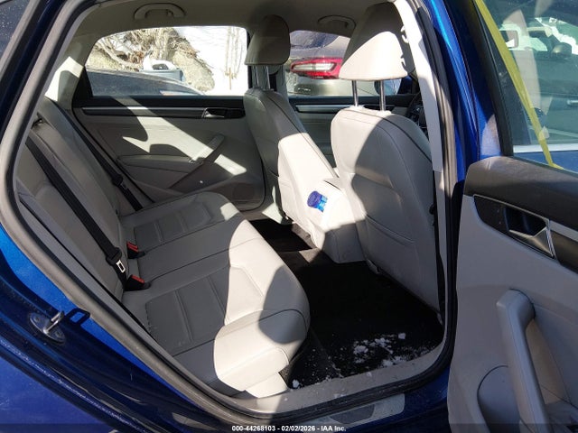 Продажа на аукционе авто 2017 Volkswagen Passat 1.8t R-line, vin: 1VWDT7A3XHC011749, номер лота: 44268103
