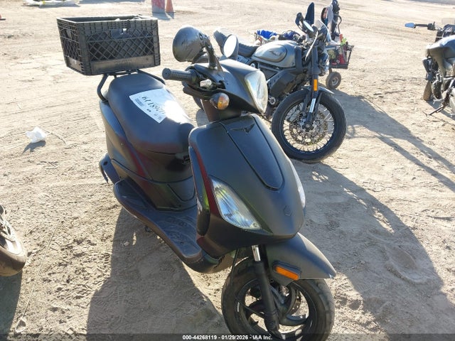 44268119 :رقم المزاد ، ZAPM578F5A4000122 vin ، 2010 Piaggio Fly 150 مزاد بيع
