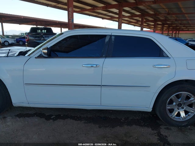 44268128 :رقم المزاد ، 2C3CA5CV2AH270587 vin ، 2010 Chrysler 300 Touring/signature Series/executive Series مزاد بيع