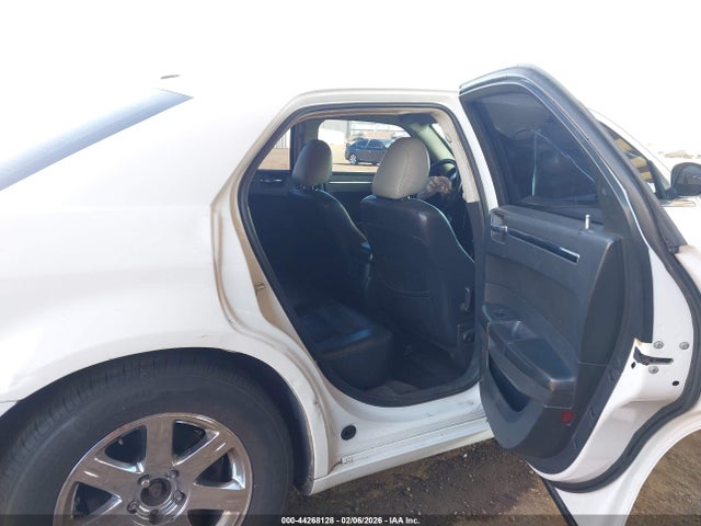 44268128 :رقم المزاد ، 2C3CA5CV2AH270587 vin ، 2010 Chrysler 300 Touring/signature Series/executive Series مزاد بيع