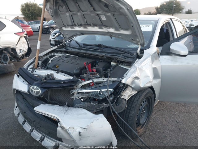 Toyota COROLLA LE 2018 5YFBURHE8JP852685 Image 17