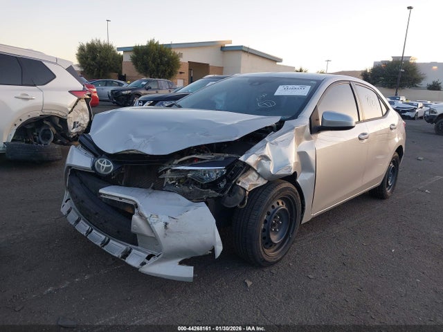 2018 TOYOTA COROLLA 5YFBURHE8JP852685 Photo 1
