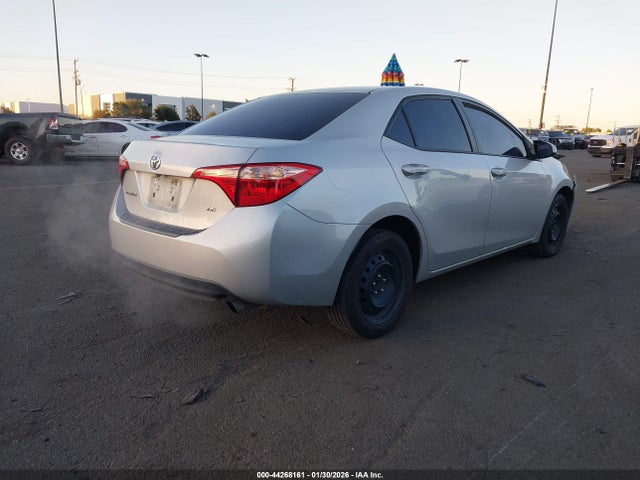 2018 TOYOTA COROLLA 5YFBURHE8JP852685 Photo 3