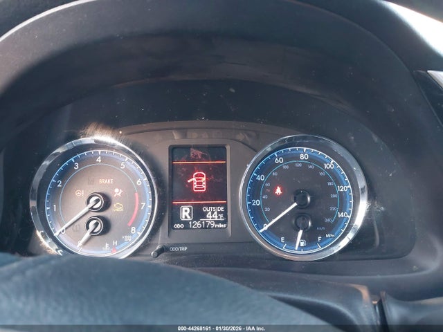 2018 TOYOTA COROLLA 5YFBURHE8JP852685 Photo 6