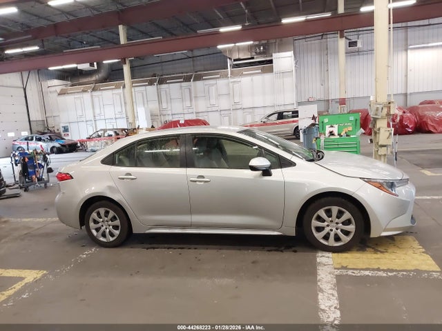 Toyota COROLLA LE 2022 JTDEPMAE7N3023574 Image 13