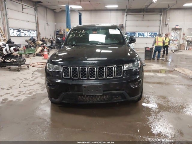 2018 Jeep Grand Cherokee Laredo E 4x4 მანქანა იყიდება აუქციონზე, vin: 1C4RJFAGXJC506583, აუქციონის ნომერი: 44268232