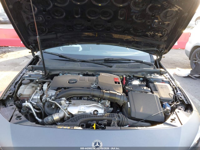 W1K3G4EB1NJ337861 Mercedes-Benz A