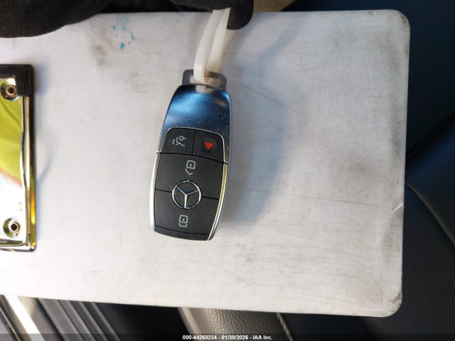 W1K3G4EB1NJ337861 Mercedes-Benz A