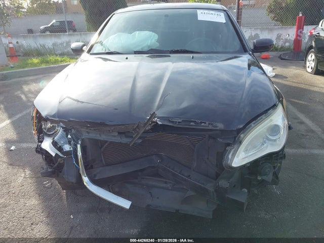 Chrysler 200 LX 2014 1C3CCBAB3EN212258 Image 12