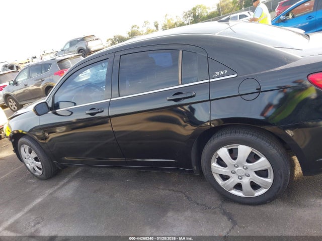 Chrysler 200 LX 2014 1C3CCBAB3EN212258 Image 14