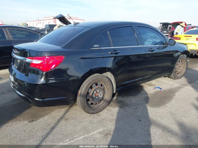 Chrysler 200 LX 2014 1C3CCBAB3EN212258 Image 4