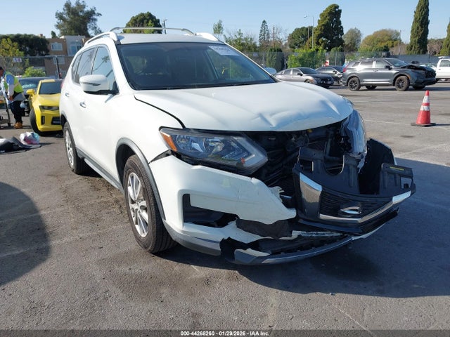 2017 NISSAN ROGUE KNMAT2MV5HP556255