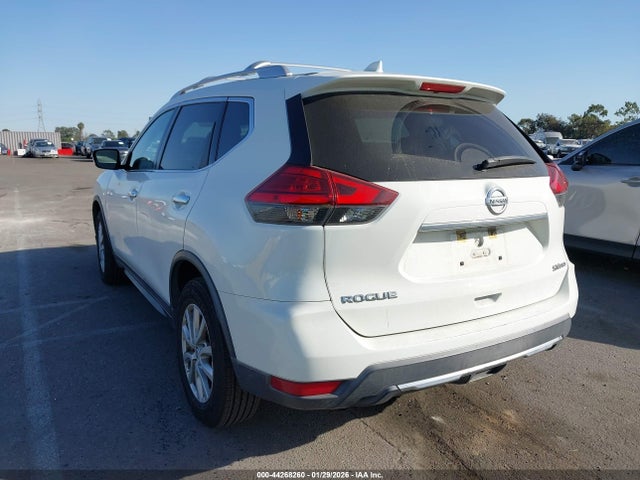 2017 NISSAN ROGUE KNMAT2MV5HP556255 Photo 2