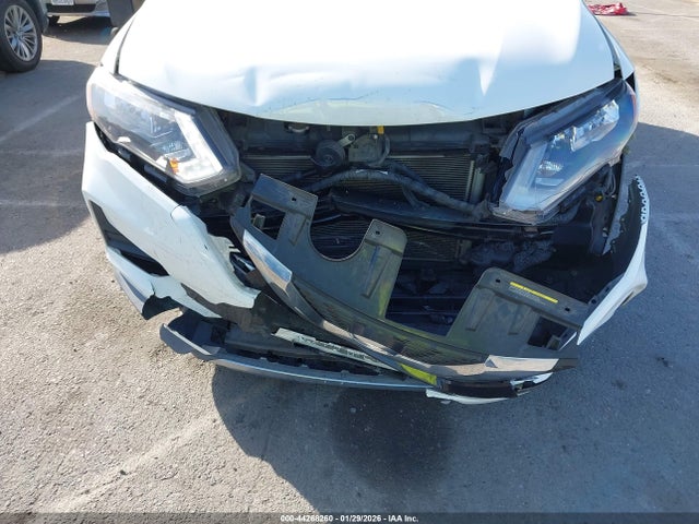 2017 NISSAN ROGUE KNMAT2MV5HP556255 Photo 5