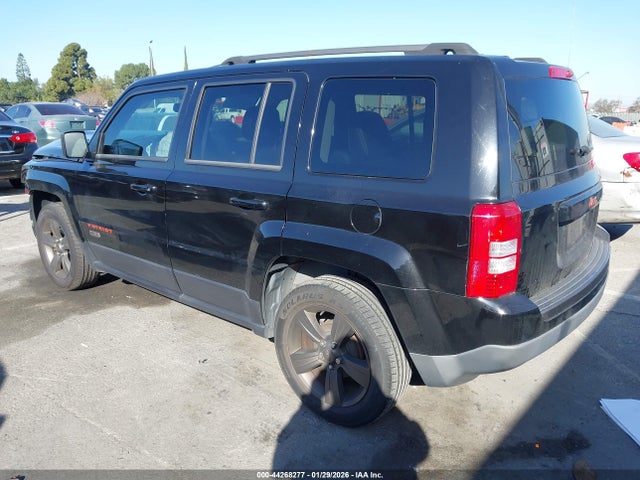1C4NJPBB3GD700639 Jeep Patriot 75th Anniversary