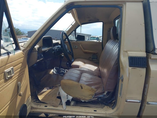 1981 Toyota Pickup Rn48 მანქანა იყიდება აუქციონზე, vin: JT4RN48D3B0013898, აუქციონის ნომერი: 44268289