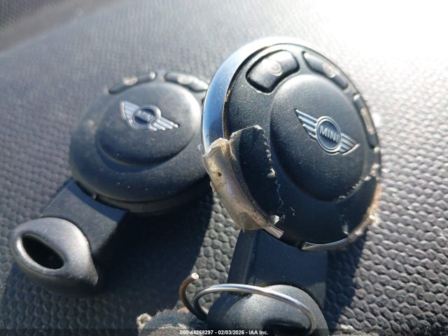 2016 MINI COUNTRYMAN WMWZC3C56GWT07278 Photo 10