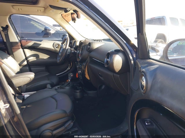 2016 MINI COUNTRYMAN WMWZC3C56GWT07278 Photo 4