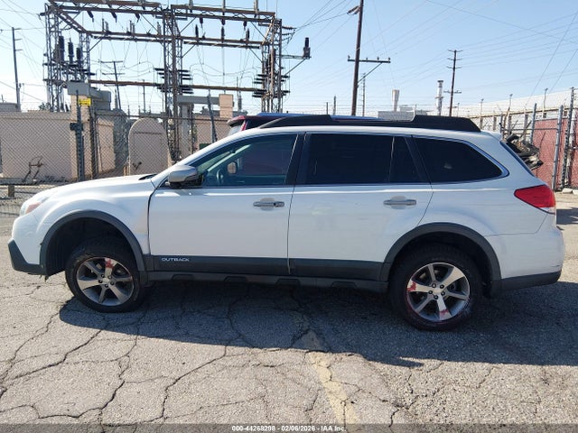 Subaru Outback 2.5i Limited 2014 4S4BRBPC3E3255835 Image 14
