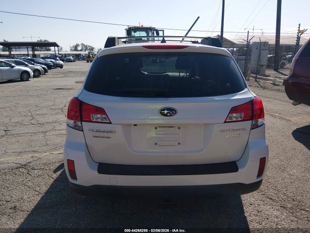 Subaru Outback 2.5i Limited 2014 4S4BRBPC3E3255835 Image 16