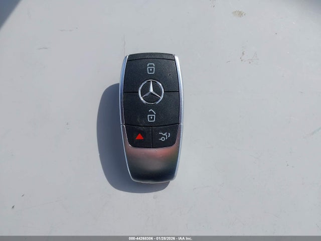 W1N4M4GB1LW025228 Mercedes-Benz GLB 250