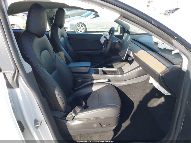 2021 TESLA MODEL Y 5YJYGDEE5MF214063 Photo 4