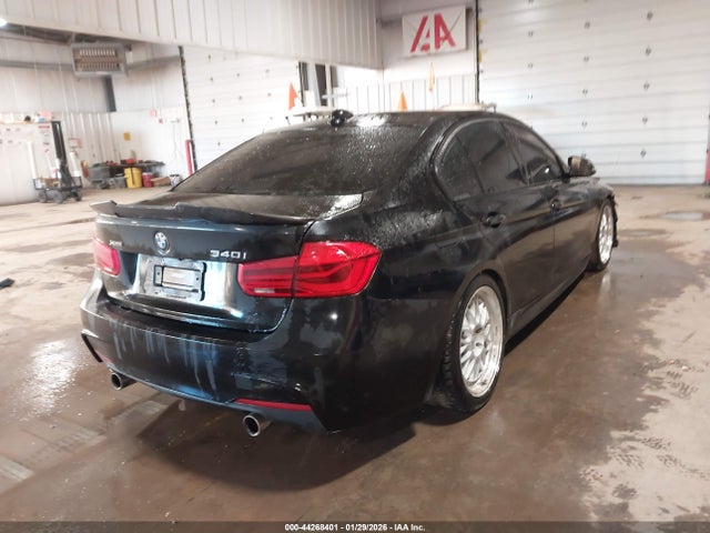 2018 BMW 340I WBA8B7C55JA576950 Photo 3