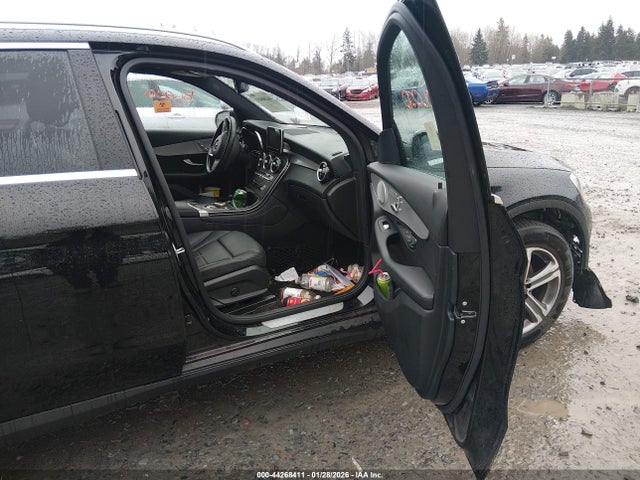 WDC0G4KB7KF638709 Mercedes-Benz Glc 300 4matic