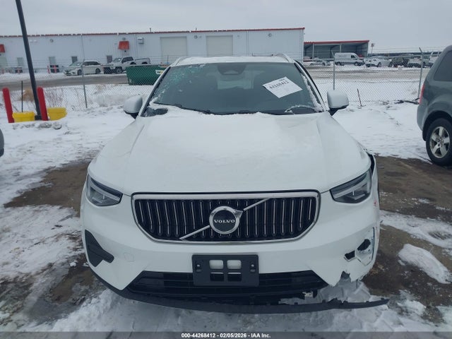 2024 Volvo Xc40 B5 Core Bright Theme/b5 Core Dark Theme მანქანა იყიდება აუქციონზე, vin: YV4L12UK8R2342442, აუქციონის ნომერი: 44268412