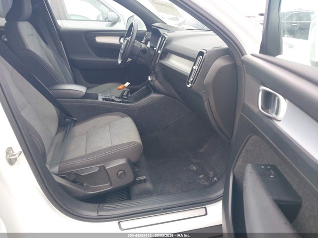 2024 Volvo Xc40 B5 Core Bright Theme/b5 Core Dark Theme მანქანა იყიდება აუქციონზე, vin: YV4L12UK8R2342442, აუქციონის ნომერი: 44268412