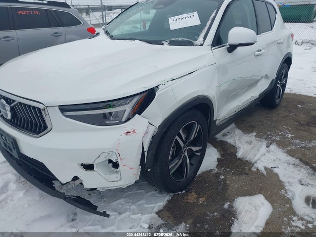 2024 Volvo Xc40 B5 Core Bright Theme/b5 Core Dark Theme მანქანა იყიდება აუქციონზე, vin: YV4L12UK8R2342442, აუქციონის ნომერი: 44268412