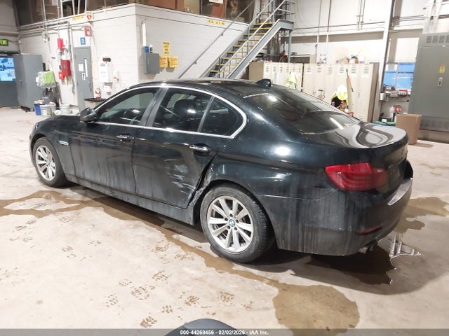 BMW 528i Xdrive 2015 WBA5A7C58FD624713 Image 3