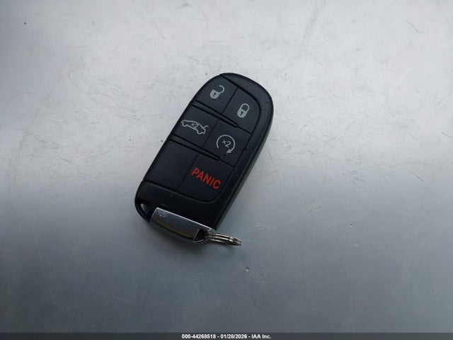 1C3CCCEGXFN512196 Chrysler 200 C