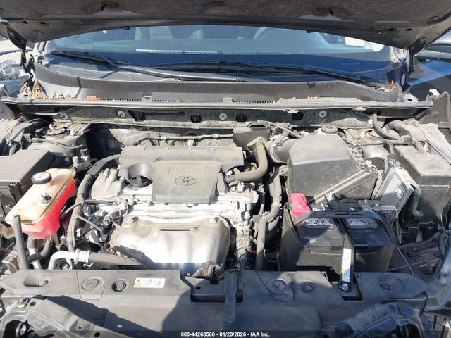 JTMWFREVXJJ188362 Toyota Rav4 Xle