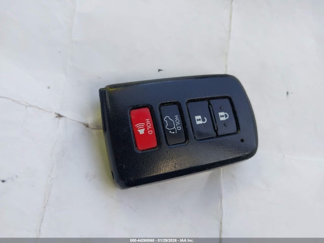 JTMWFREVXJJ188362 Toyota Rav4 Xle