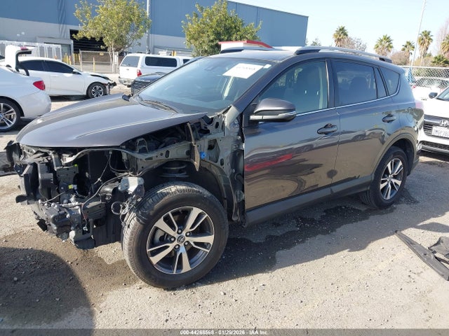 JTMWFREVXJJ188362 Toyota Rav4 Xle