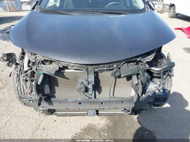 JTMWFREVXJJ188362 Toyota Rav4 Xle
